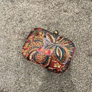 Jessica McClintock Roxie Clutch